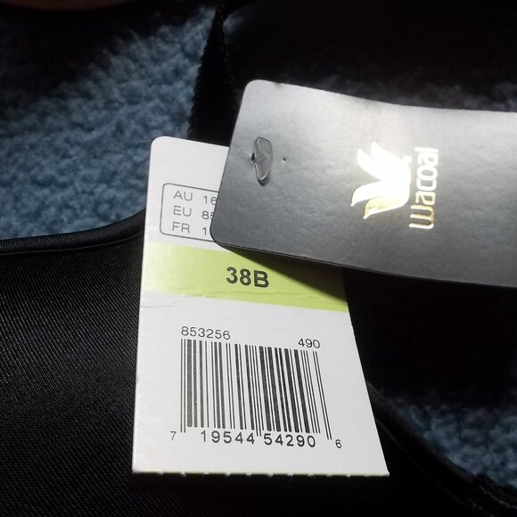 Wacoal All Dressed Up Contour T-Shirt Underwire Bra. - Picture 5 of 6